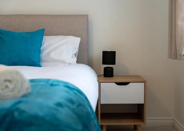 Modern Luxury 2 Bed Didcot Home With Free Parking