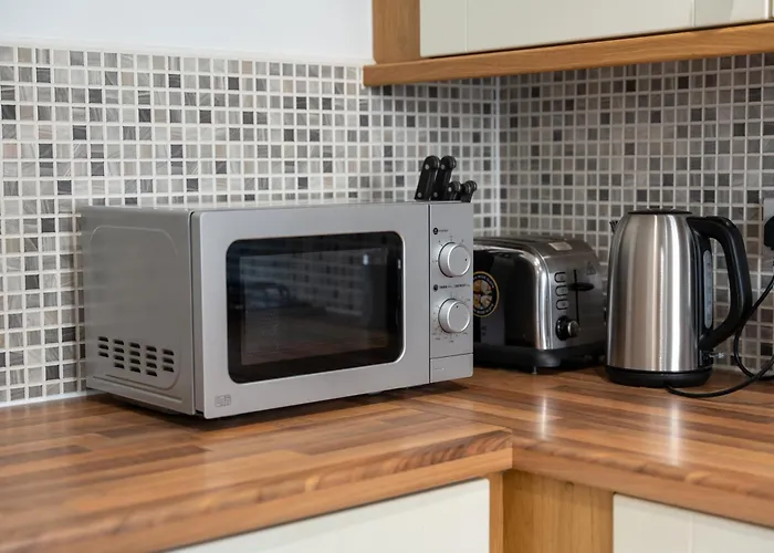 Modern Luxury 2 Bed Didcot Home With Free Parking
